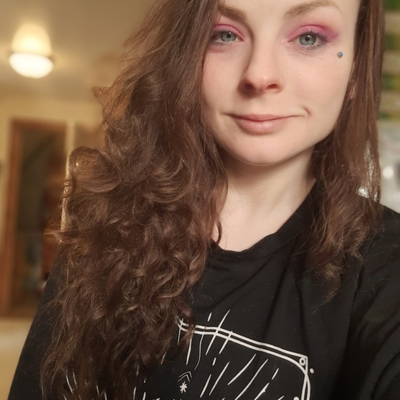 Meet your Posher, Megan - Picture 1 of 1